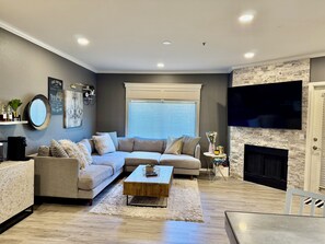 Smart TV, fireplace, DVD player