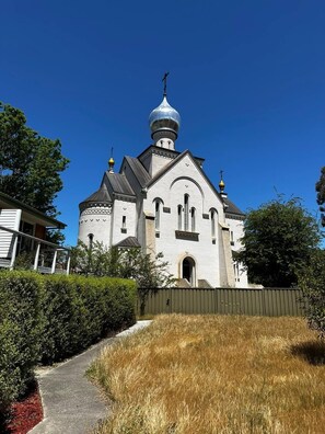 Exterior - Cossy 1 bedroom apartment (Narrabundah)