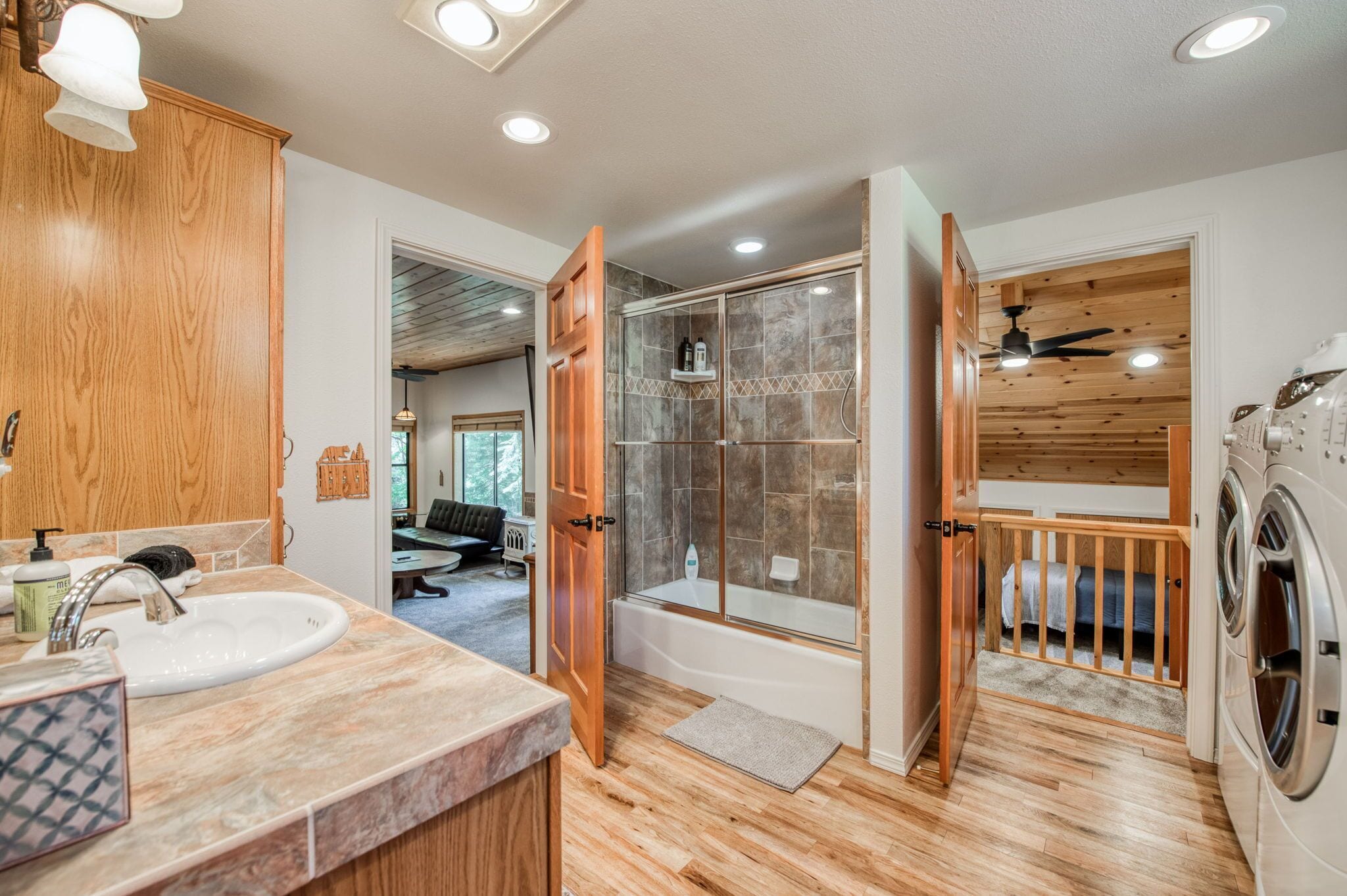 Jetted tub, hair dryer, towels, soap