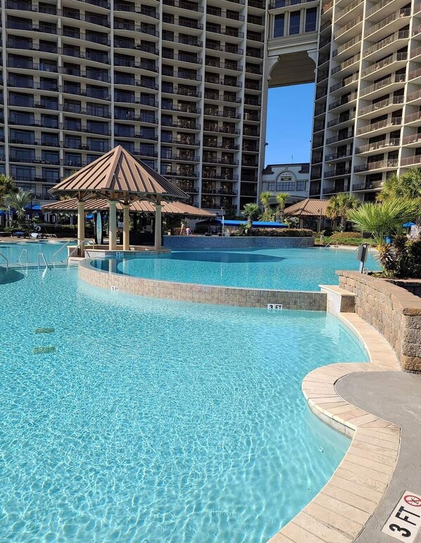 室内游泳池,室外游泳池