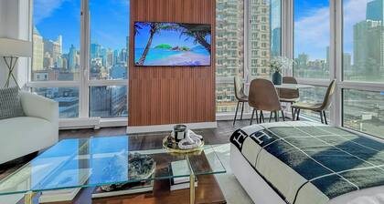 BREATHTAKING SKYLINE VIEWS!! Lux 1 Bedroom Suite in best location by Times Sq