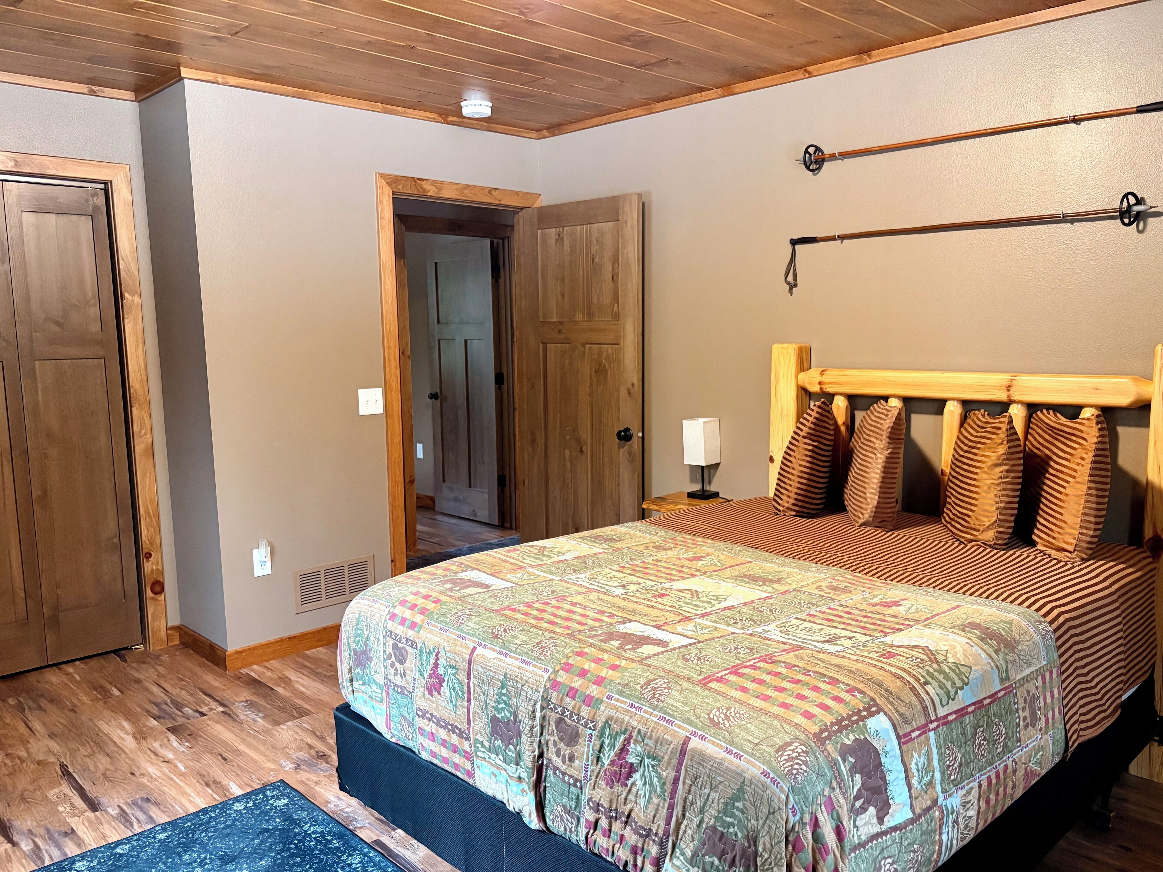 5 soverom, strykejern/-brett, wi-fi (inkludert) og sengetøy