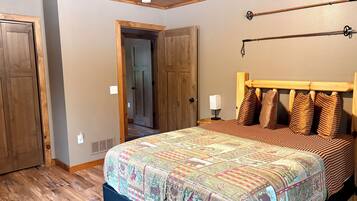 5 soverom, strykejern/-brett, wi-fi (inkludert) og sengetøy