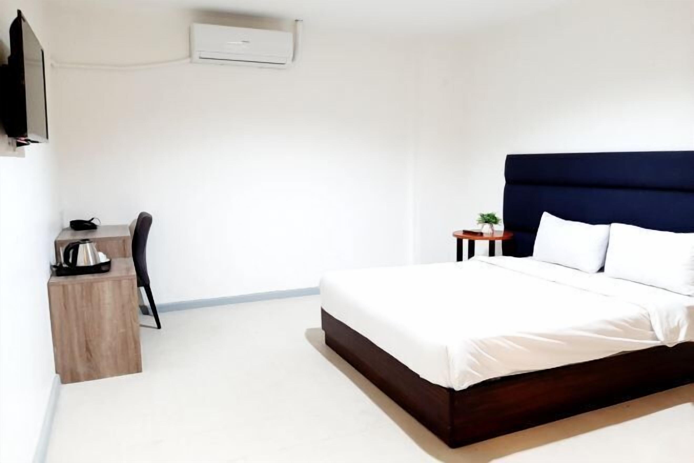 デスク、WiFi (無料)