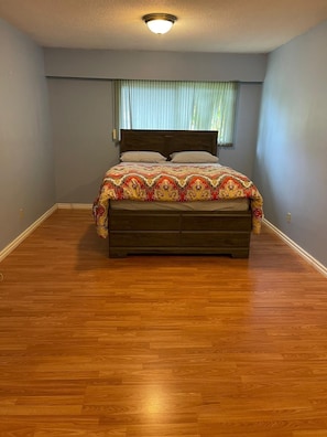 2 عدّة غرف نوم وواي فاي وملاءات أسرّة