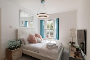 1 chambre, fer et planche à repasser, Wi-Fi, draps fournis