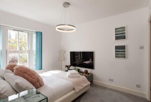 1 habitación, tabla de planchar con plancha, wifi y ropa de cama