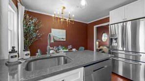 Interior - A Cozy and Inviting Suite Xcape (Alexandria)