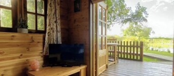 Inviting 1-Bed Cabin in Newmarket