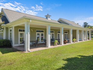 Exterior - Magnolia 302 · Golf & Lake Hideaway 3BR (Myrtle Beach)