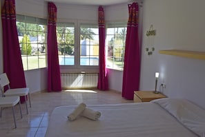 3 chambres, fer et planche Ă repasser, Wi-Fi gratuit, draps fournis