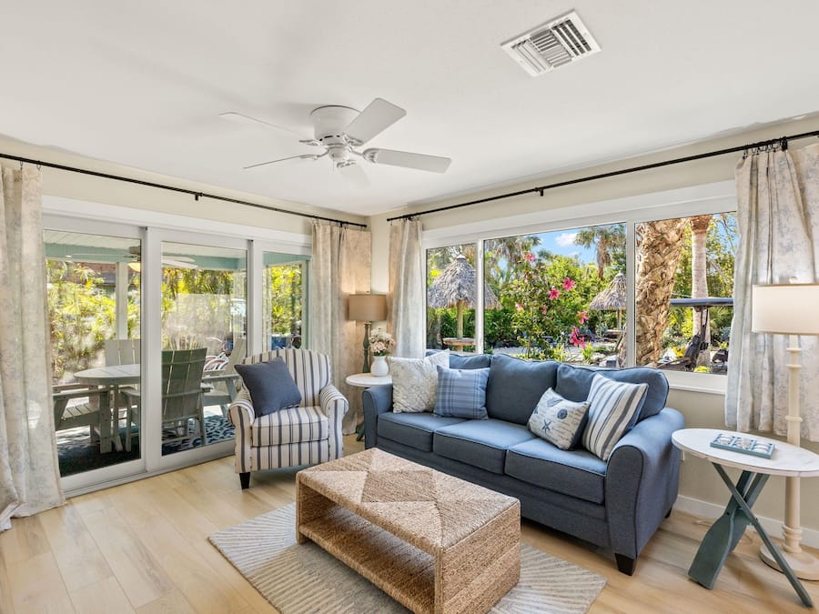 Premium Cottage, Lanai, Garden View | Living area | Smart TV