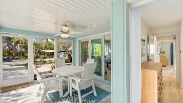 Cottage Premium, véranda, vue jardin | Terrasse/Patio