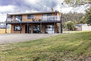 Exterior - Pippi's - Everything you need. (Glamorgan-Spring Bay)