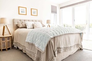 2 bedrooms, iron/ironing board, free WiFi, bed sheets - Nautilus ~ Bay of Fires (Break O'Day)