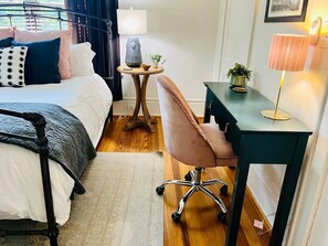 Desk, iron/ironing board, WiFi, bed sheets - Suite Magnolia in Highland Park, Walk to Rojo (Birmingham)