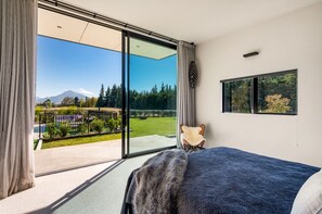 7 Schlafzimmer, Schreibtisch, Bügeleisen/Bügelbrett, kostenloses WLAN