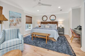 3 bedrooms, desk, iron/ironing board, free WiFi - Less than a Mile to the Beach! Community Pool. (Saint Simons Island)