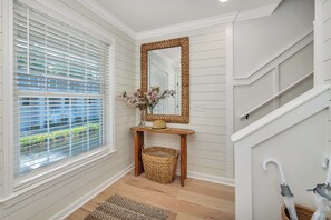 Interior - Less than a Mile to the Beach! Community Pool. (Saint Simons Island)