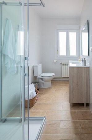 Hair dryer, towels - AG Casa Belenda con Jardín 11pax, Santiago a 40km (Vivente (Santa Maria De Ardaña-Carballo))