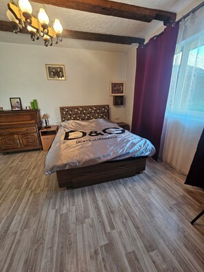 3 sovrum, värdeförvaringsskåp på rummet och strykjärn/strykbräda