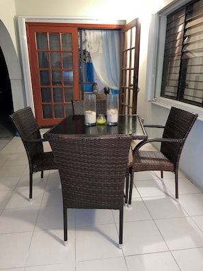 Outdoor dining