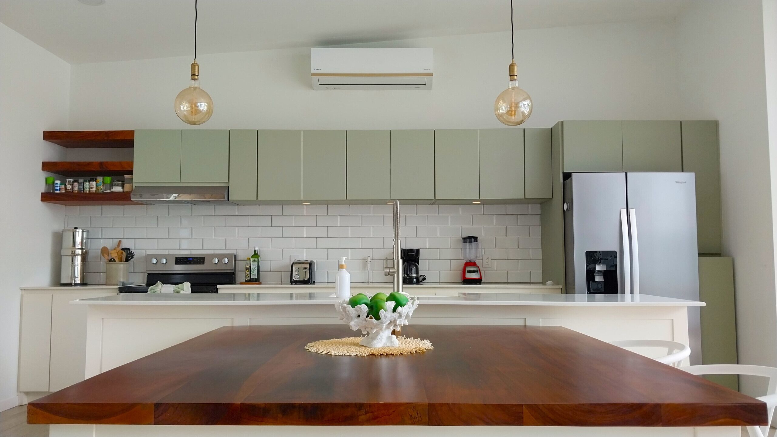 冰箱、微波炉、烤箱、洗碗机