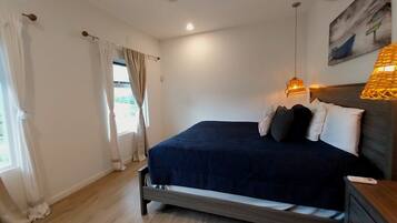 4 chambres, coffres-forts dans les chambres, fer et planche Ă repasser