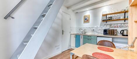 Fridge, microwave, coffee/tea maker, toaster