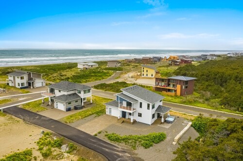 Dog-friendly getaway with a garage game room, private hot tub, & washer/dryer