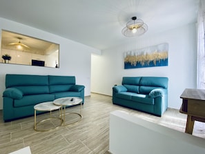 TV - South Corner Holiday Home (Torviscas Bajo)
