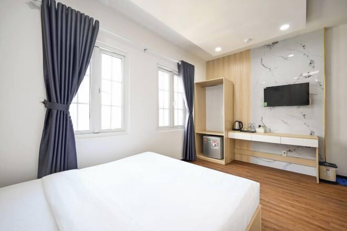 Matelas mémoire de forme, mini-bar avec articles gratuits, bureau