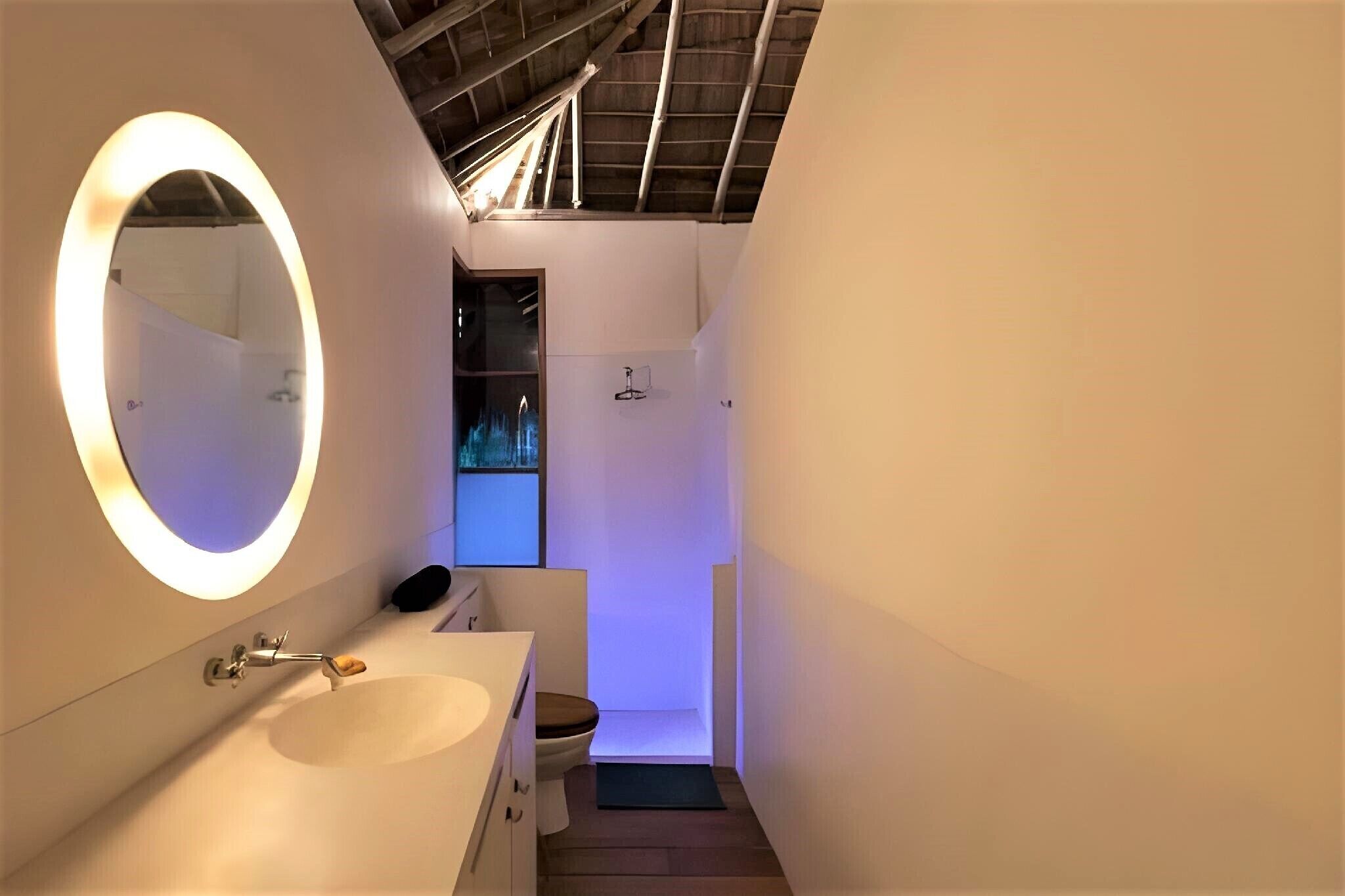 Villa Luxe, 3 chambres, vue montagne | Salle de bain | Douche, douche à « effet pluie », articles de toilette de luxe