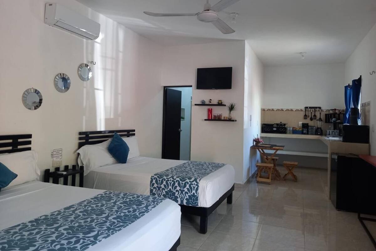 Superior Room, Multiple Beds, Kitchen, Garden View