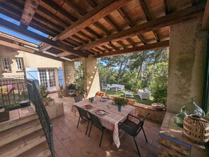 Outdoor dining - Maison Provençale 4 Chambres Entre Six Fours les Plages et les Sablettes (LA SEYNE SUR MER)
