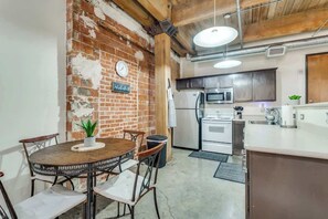 Private kitchen - Downtown Dallas Condo - 2BR 1BA (Dallas)