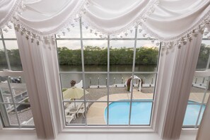 Outdoor pool - WATER FRONT VILLA Pool,Hot Tub,Elevator,85ft Dock near to  beach  28 days rental (Lacey Township)