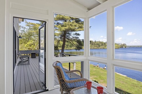 Gorgeous Luxury Freetown Lakefront: Panoramic Views, Fire Pit, BBQ, Near Cape Cod and Boston