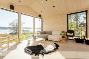 TV, peis og stereoanlegg