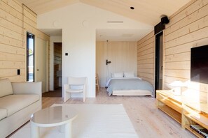 4 bedrooms, desk, travel cot, WiFi