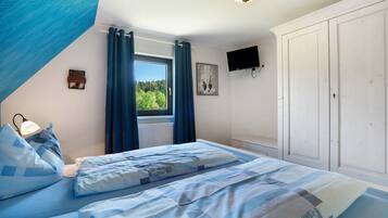 3 bedrooms, free WiFi, bed sheets