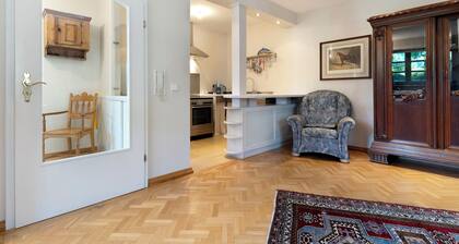 Ferienwohnung Schmid" mit Bergblick, privater Terrasse und WLAN