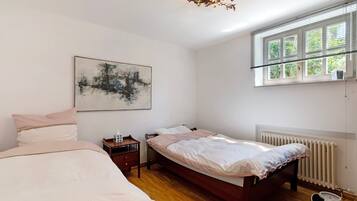 1 bedroom, desk, free WiFi, bed sheets