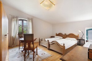 7 makuuhuonetta, silitysrauta/-lauta, ilmainen Wi-Fi