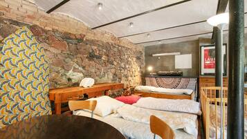 7 Schlafzimmer, Bügeleisen/Bügelbrett, kostenloses WLAN, Bettwäsche