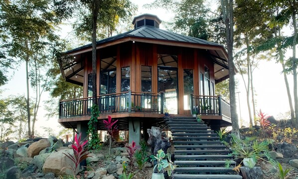 Coffee shop - Happiness Long Bridge Resort (Samlout)