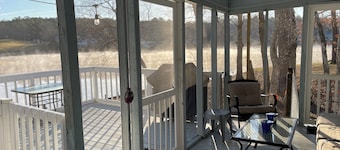 Lake Life at Wateree w/ Private Dock-Close to Marina