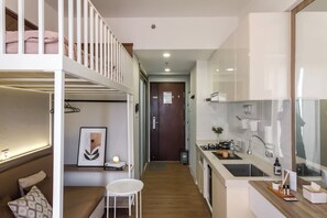 Basic Apartment | 1 bedroom, free WiFi - Calma Studio I Skyhouse Apartment (Pagedangan)