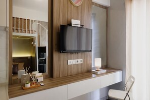 Basic Apartment | 1 bedroom, free WiFi - Calma Studio I Skyhouse Apartment (Pagedangan)