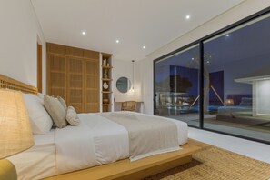 6 bedrooms, in-room safe, desk, iron/ironing board